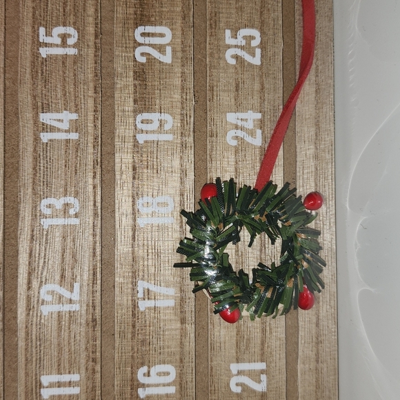Brand new Christmas Advent Calendar house. - Picture 3 of 5